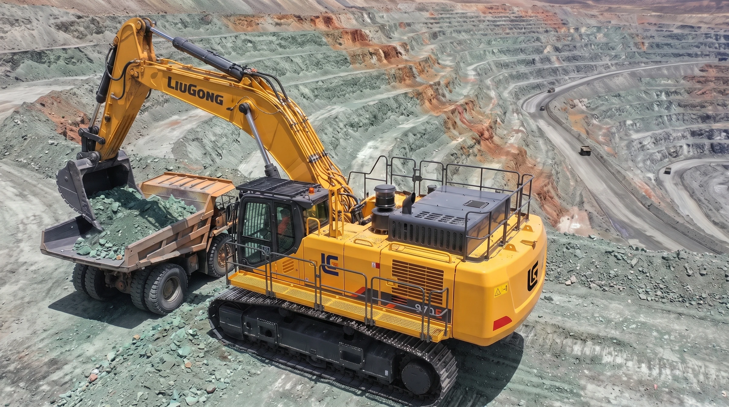 Excavadora de minería LiuGong 970E cargando mineral de cobre en un tajo abierto