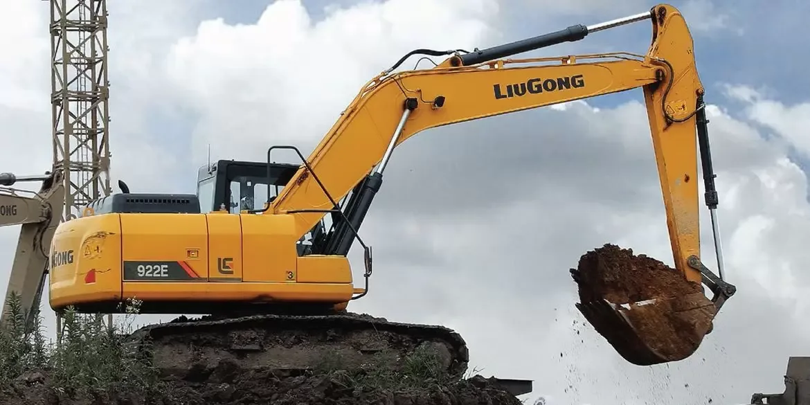 Escavadeira LiuGong 922E em operação